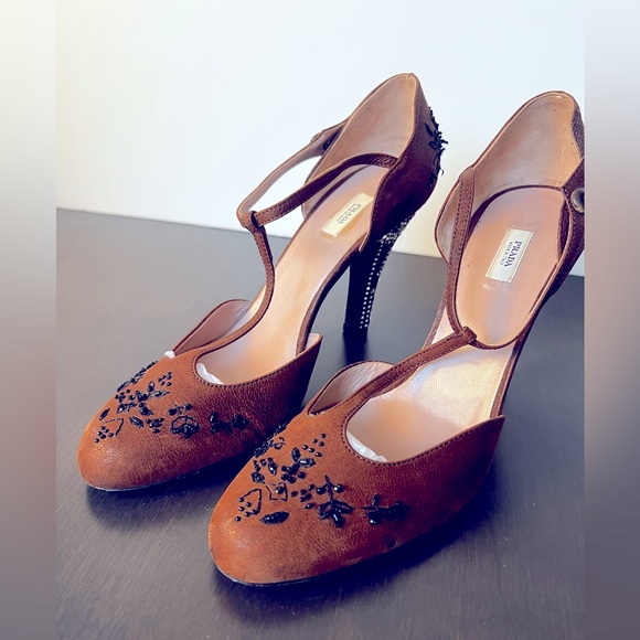 Vintage Prada Women's Heels with Black Embellishments - Picture 3 of 5